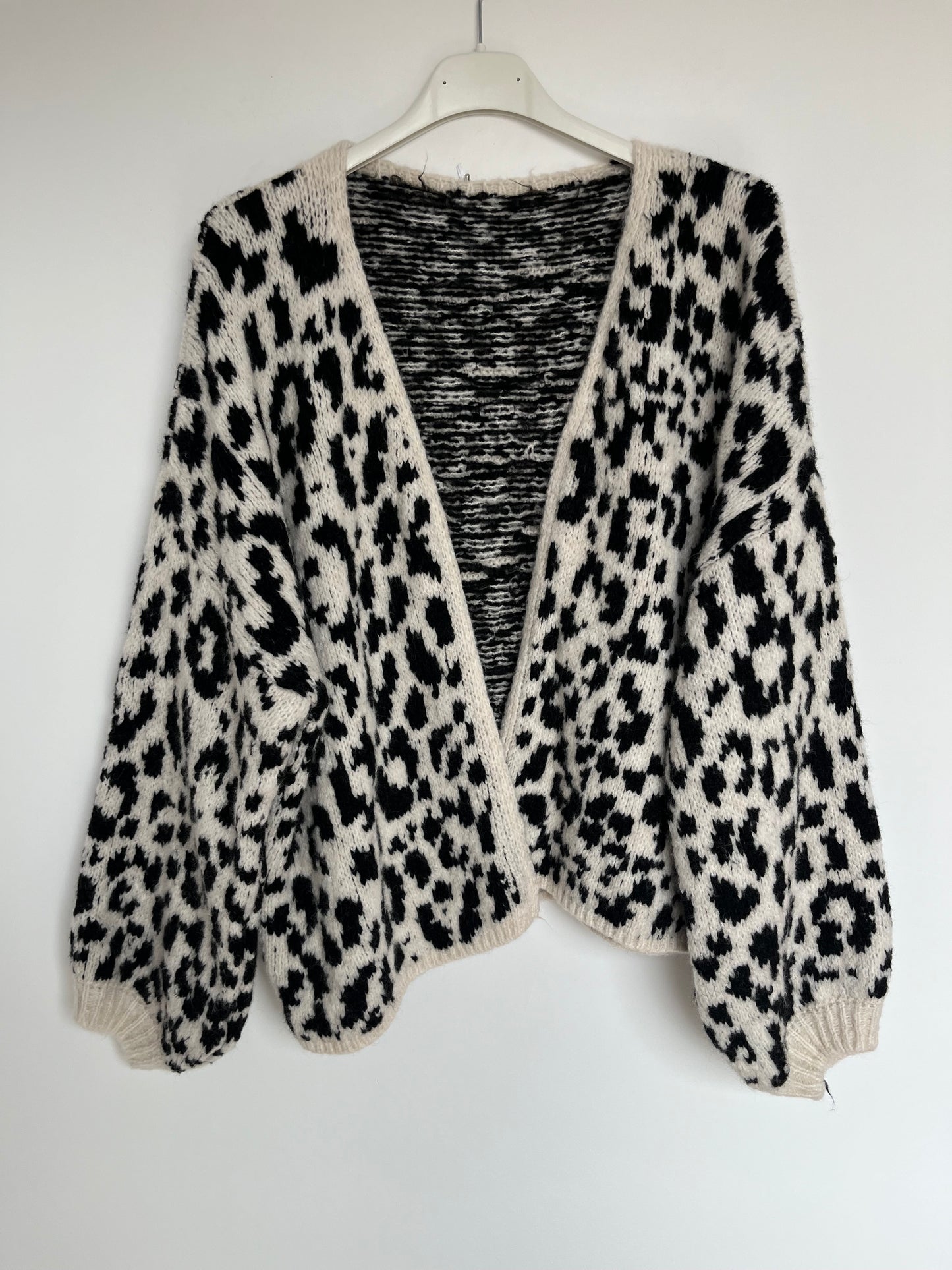 Cardigan "Leo Love" (weiß-schwarz)