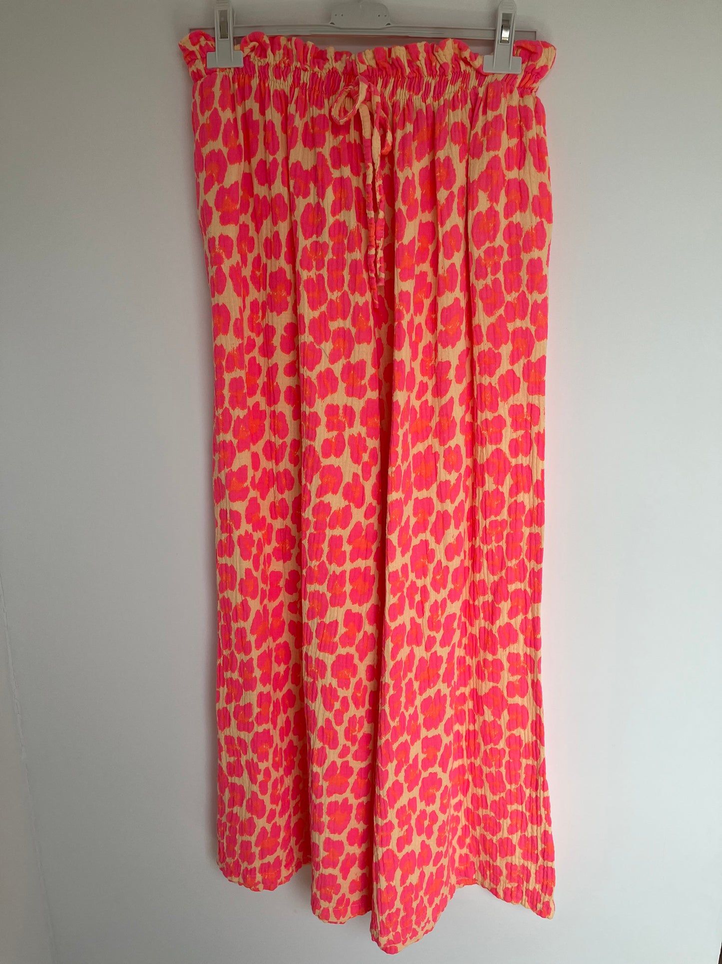 Musselin Hose Leo (gelb-pink)