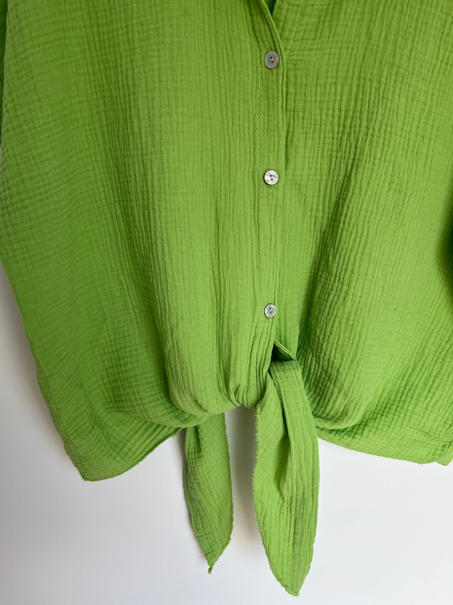 SALE Musselin Kurzarm Bluse Knoten (grün)