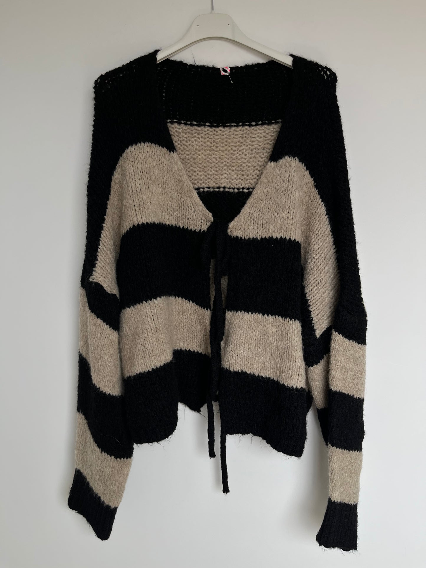 Cardigan "Semia" -curvy- (Streifen - schwarz-beige)