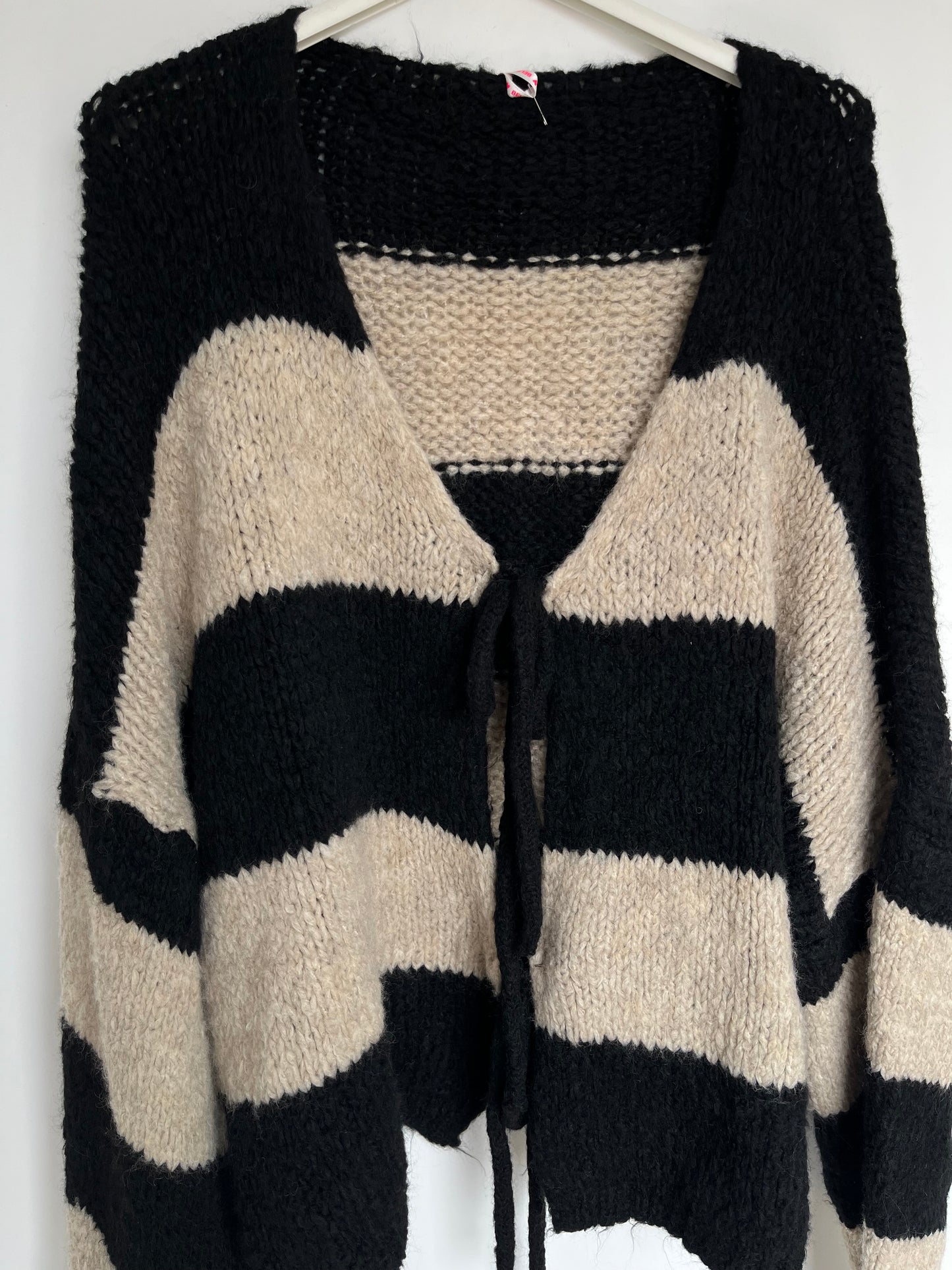 Cardigan "Semia" -curvy- (Streifen - schwarz-beige)