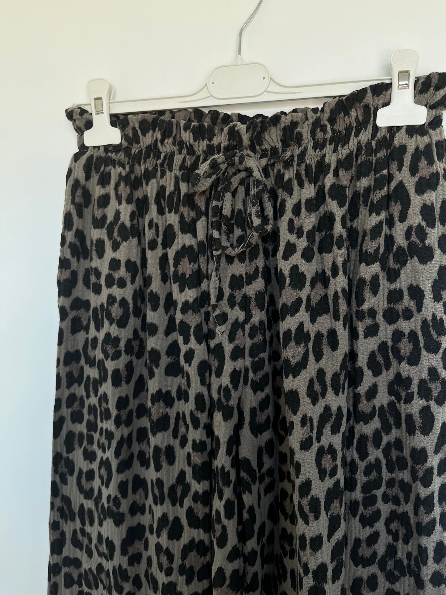 Musselin Hose Leo (taupe)