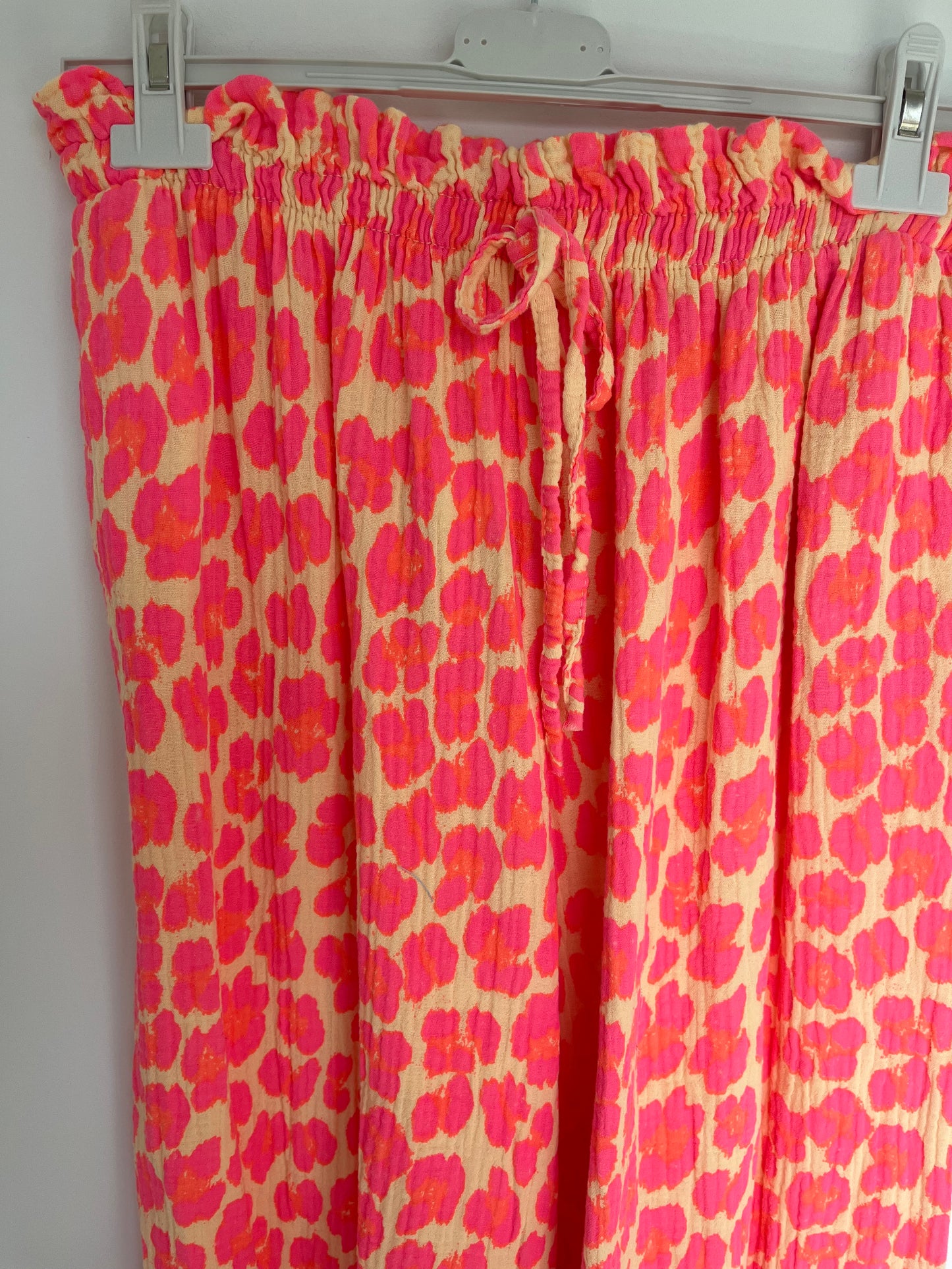 Musselin Hose Leo (gelb-pink)