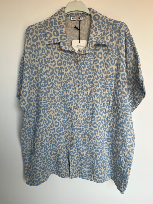 SALE Musselin Kurzarm Bluse Leo (hellblau)