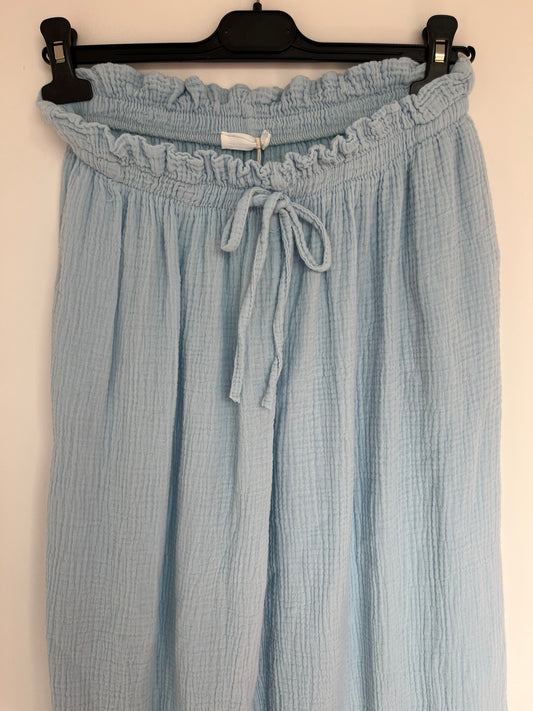 Musselin Hose (hellblau)