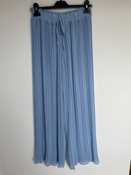 Plissee-Hose "Heidi" (hellblau)